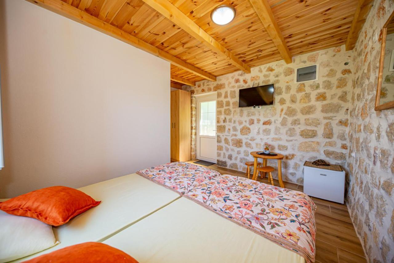 Ethno House Osobak Bed and Breakfast Virpazar Esterno foto