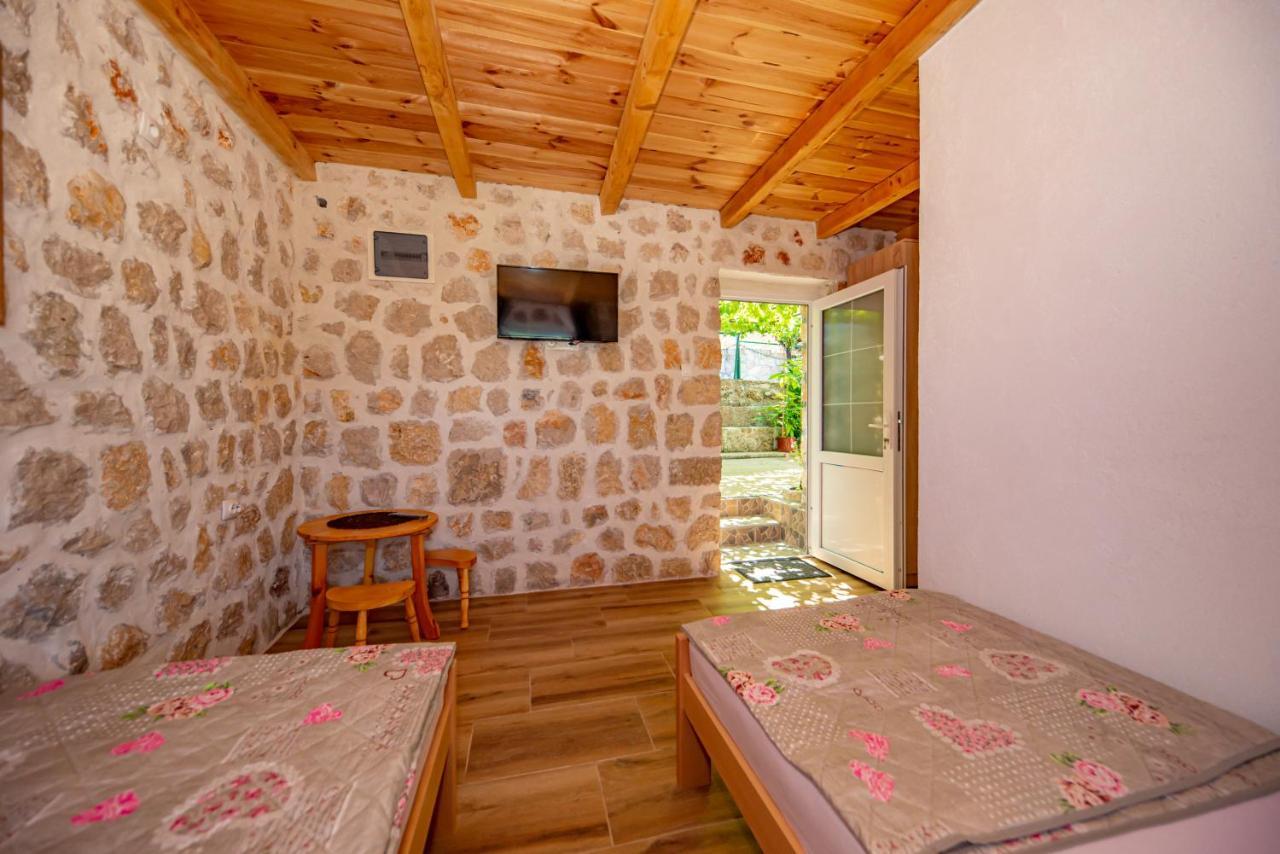 Ethno House Osobak Bed and Breakfast Virpazar Esterno foto