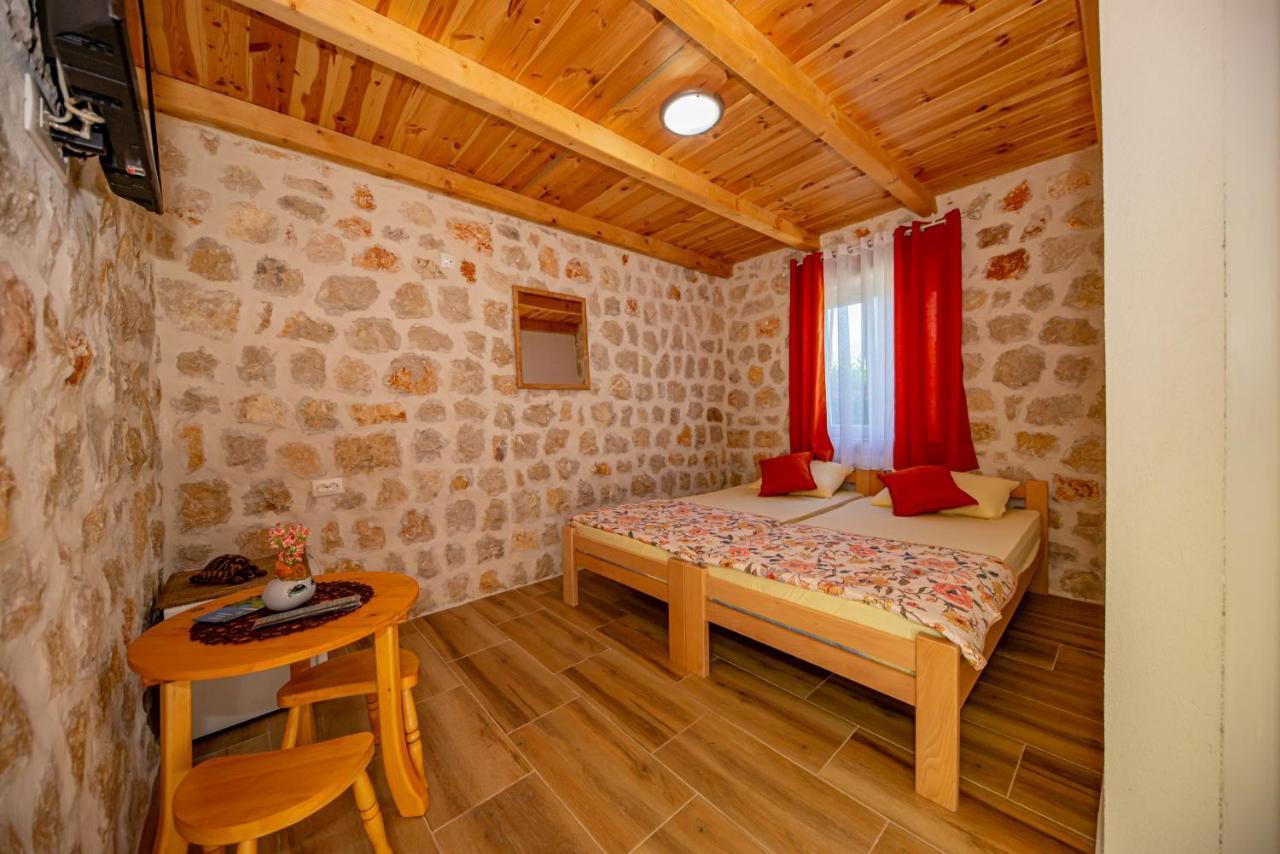 Ethno House Osobak Bed and Breakfast Virpazar Esterno foto