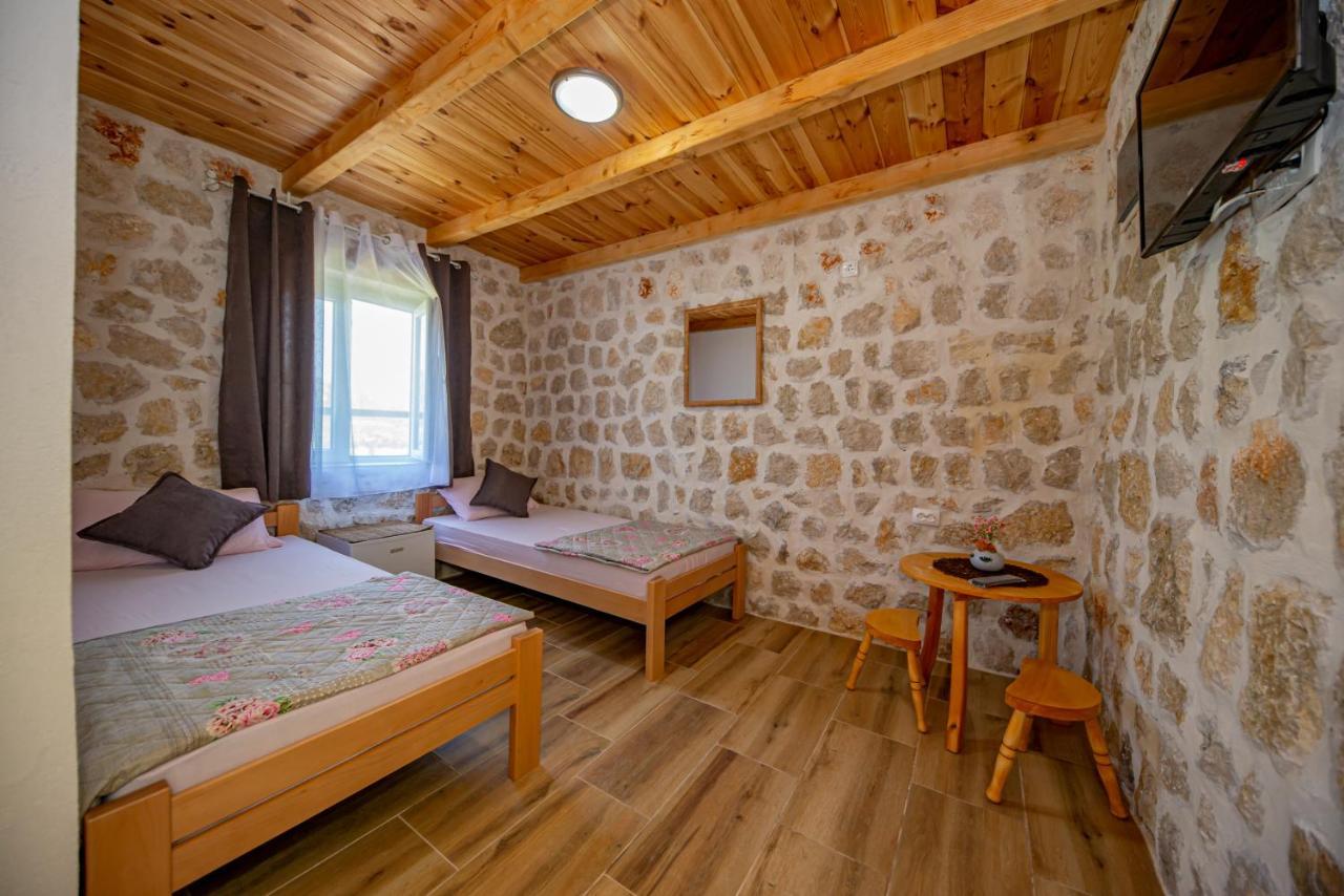 Ethno House Osobak Bed and Breakfast Virpazar Esterno foto