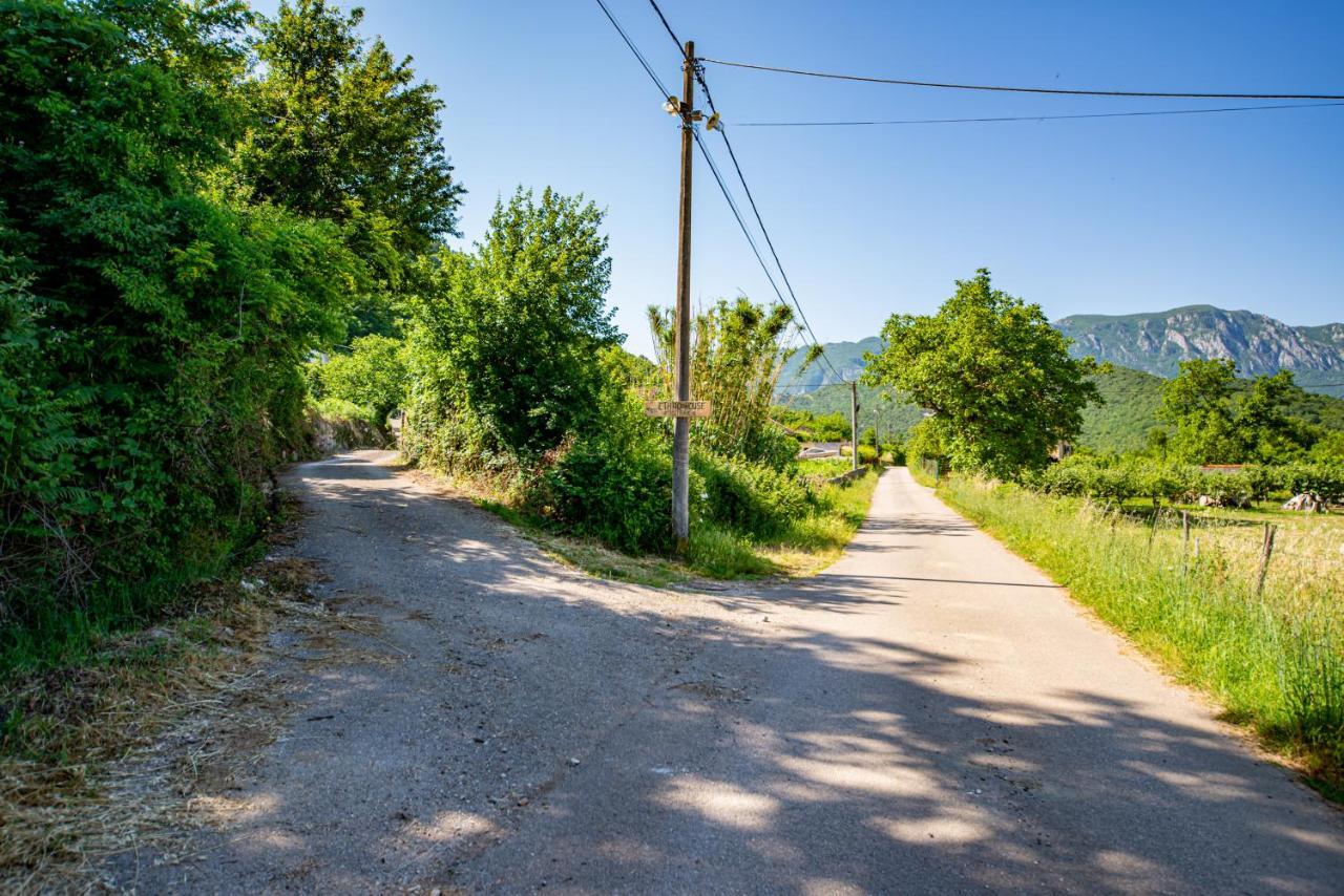 Ethno House Osobak Bed and Breakfast Virpazar Esterno foto